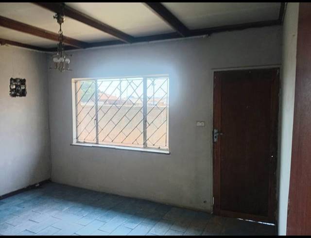 2 BEDROOM HOUSE FOR SALE IN NALEDI